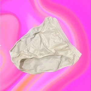 vintage white bikini bottoms 🐚